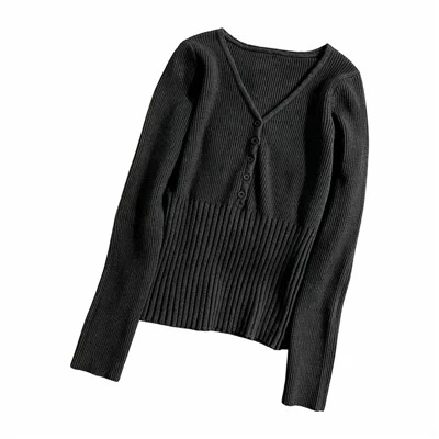 Áo thun đan cổ chữ V-